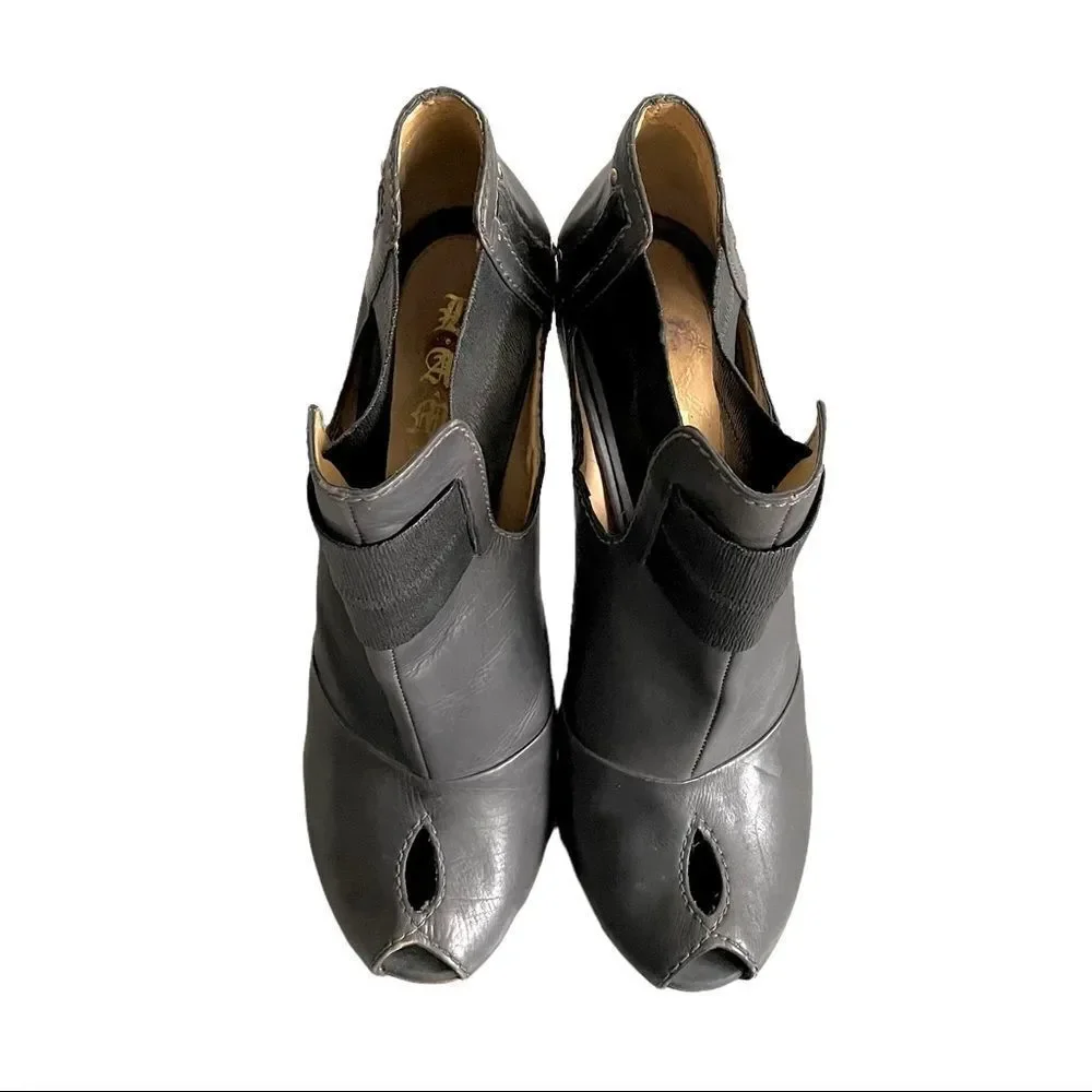 L.A.M.B by Gwen Stefani Gray Leather Peel Toe Stiletto Heel Ankle Boots 10
